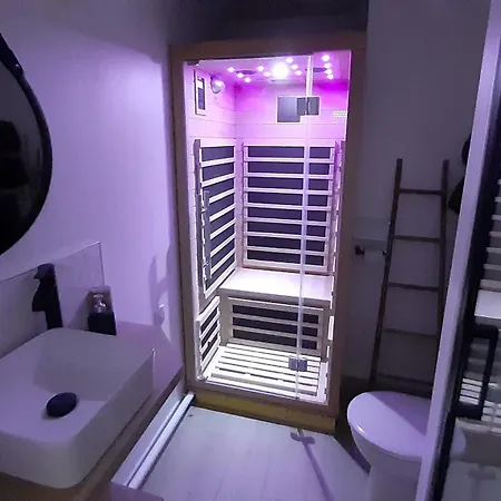 Apartment Arty - Sauna En Option, Parking Box Prive, Balcon Saint-Priest (Rhone)